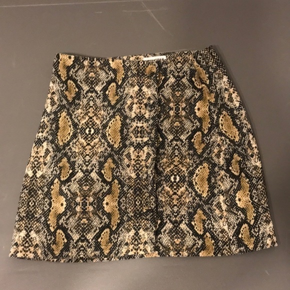 Lily Star Snakeskin button up mini skirt size small - Picture 1 of 4